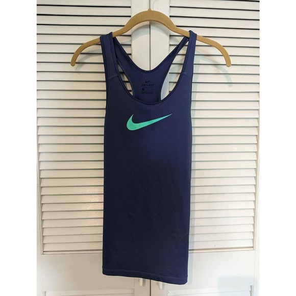 Nike Swoosh Graphic Tank Top Women's Size Medium - Picture 1 of 3